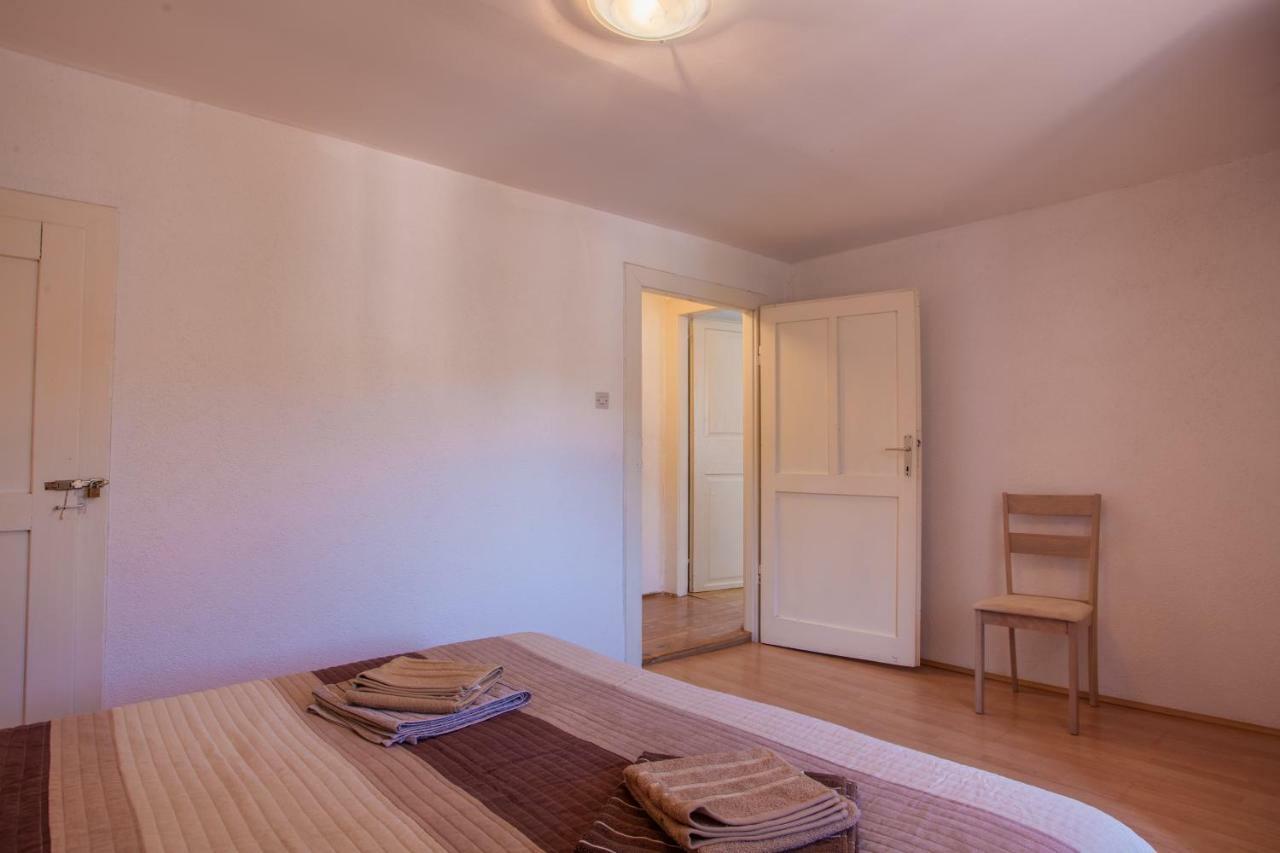 Apartment Surdic Valun Exterior photo