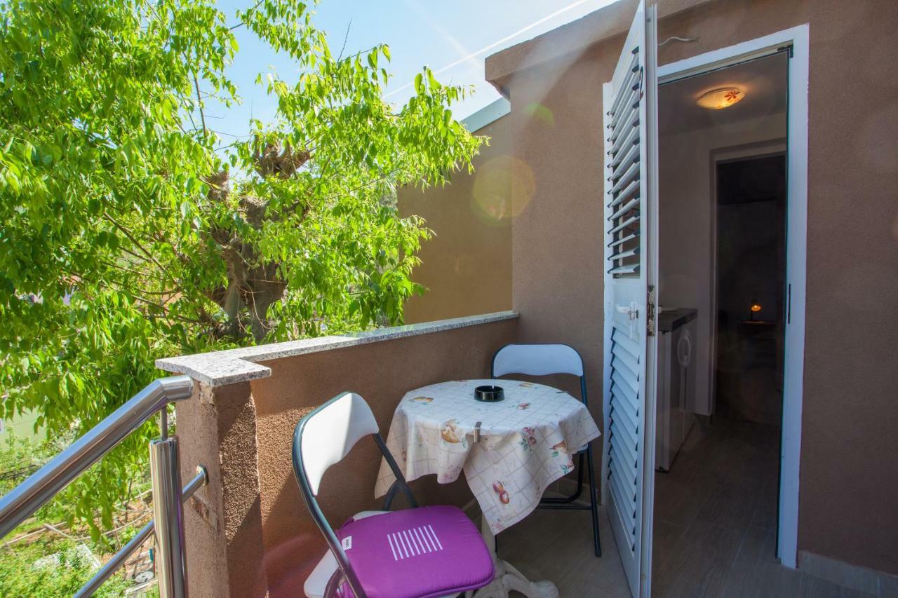 Apartment Surdic Valun Exterior photo